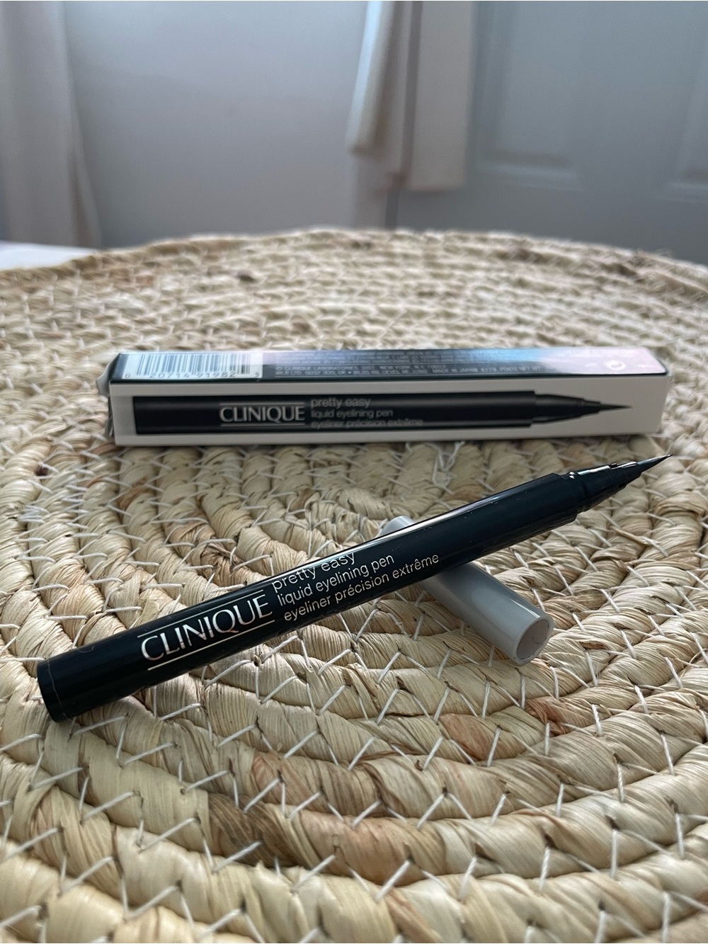 Clinique Pretty Easy Liquid Eyeliner Pen — Black/noir